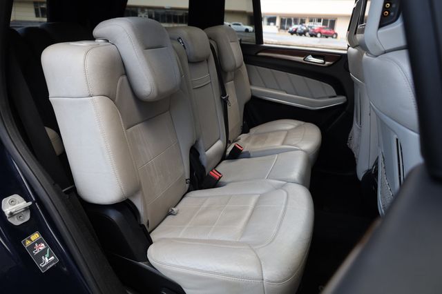 2015 Mercedes-Benz GL-Class 4MATIC 4dr GL 550 - 22958289 - 24