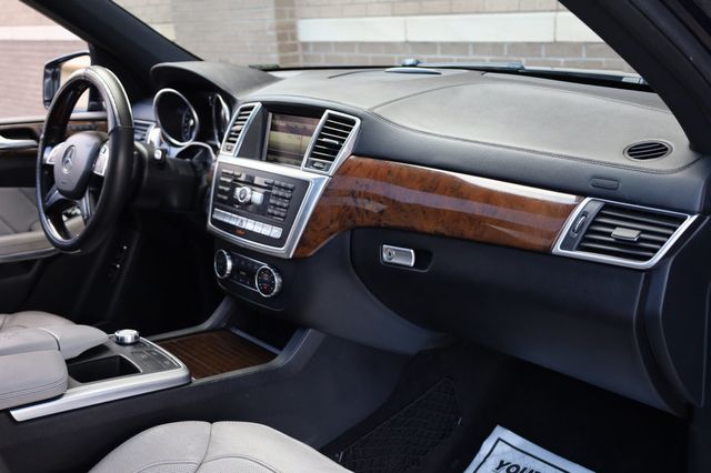 2015 Mercedes-Benz GL-Class 4MATIC 4dr GL 550 - 22958289 - 28