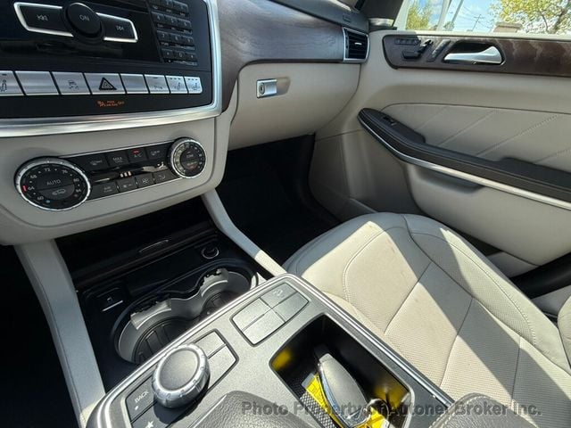 2015 Mercedes-Benz GL-Class 4MATIC 4dr GL 550 - 23025339 - 15