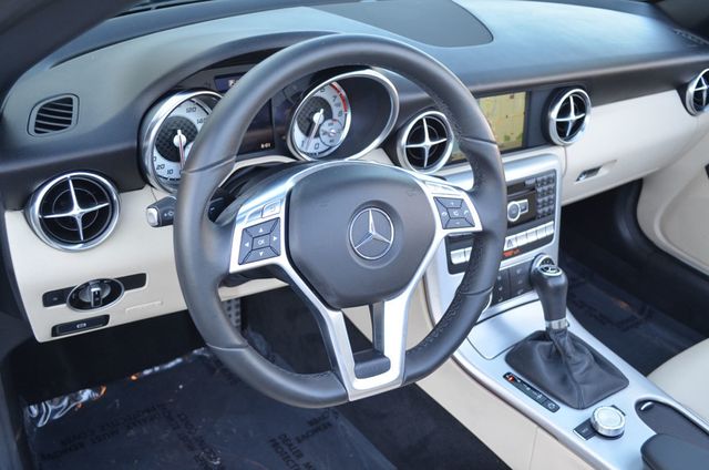 2015 Mercedes-Benz SLK 2 Door Roadster SLK 250 W/Sport and Multimedia Packages - 23028831 - 11