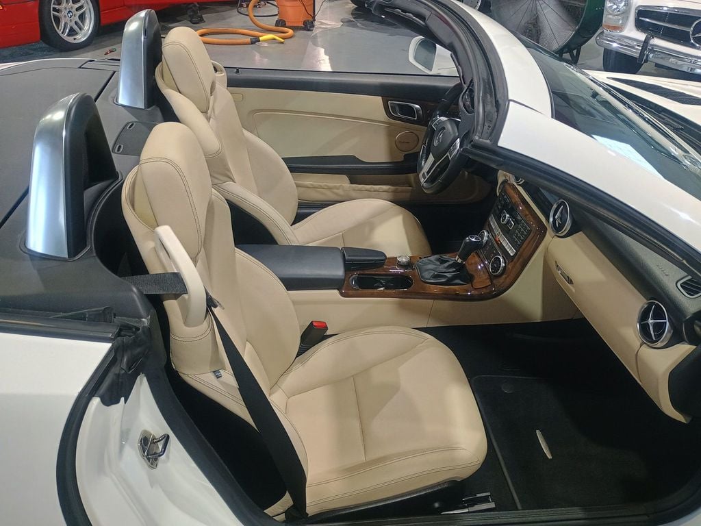 2015 Mercedes-Benz SLK 2dr Roadster SLK 250 Clean Carfax Florida Car - 22978243 - 26