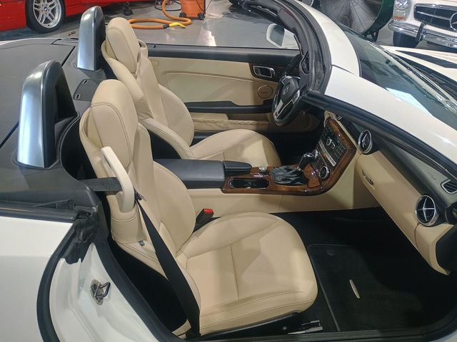 2015 Mercedes-Benz SLK 2dr Roadster SLK 250 Clean Carfax Florida Car - 22978243 - 26