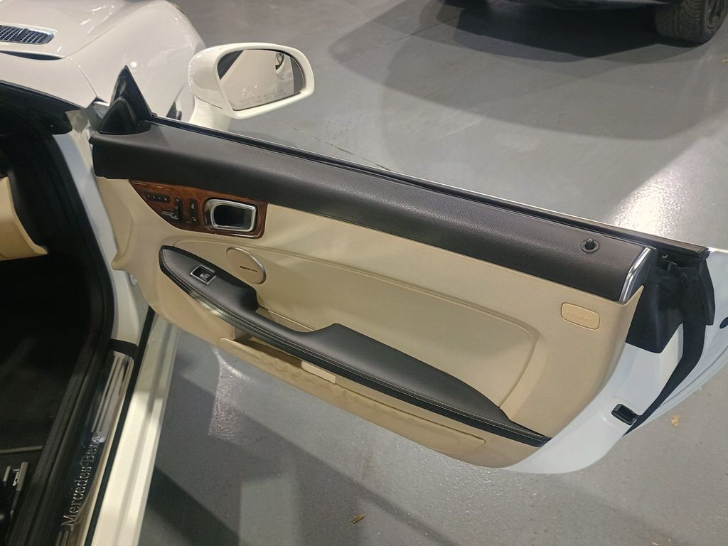 2015 Mercedes-Benz SLK 2dr Roadster SLK 250 Clean Carfax Florida Car - 22978243 - 30