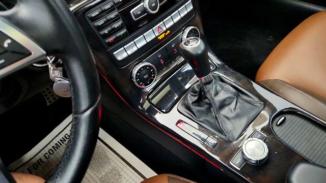 2015 Mercedes-Benz SLK 2dr Roadster SLK 250 w/ Premium & Sport Pkgs & COMAND Navigation - 23012965 - 15