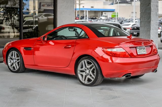 2015 Mercedes-Benz SLK SLK250 - RED ON BEIGE  - NAV - CONVERTIBLE - GORGEOUS - 22953891 - 9