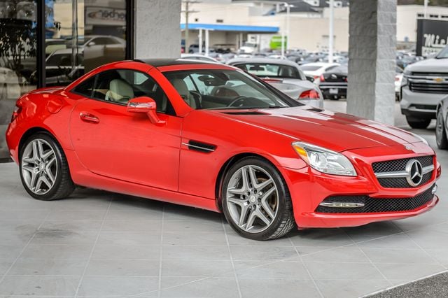 2015 Mercedes-Benz SLK SLK250 - RED ON BEIGE  - NAV - CONVERTIBLE - GORGEOUS - 22953891 - 3