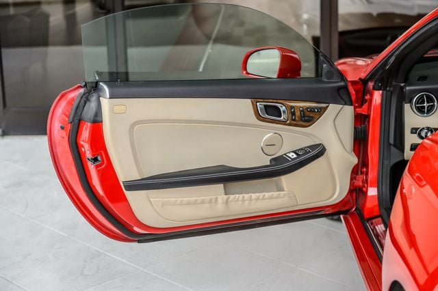 2015 Mercedes-Benz SLK SLK250 - RED ON BEIGE  - NAV - CONVERTIBLE - GORGEOUS - 22953891 - 44