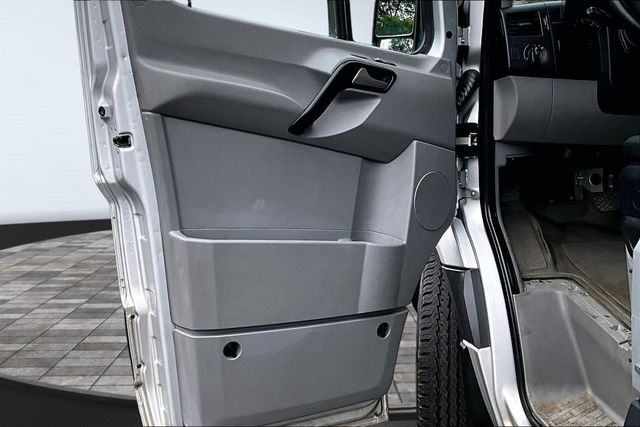 2015 Mercedes-Benz Sprinter 2500 High Roof - 23025509 - 8
