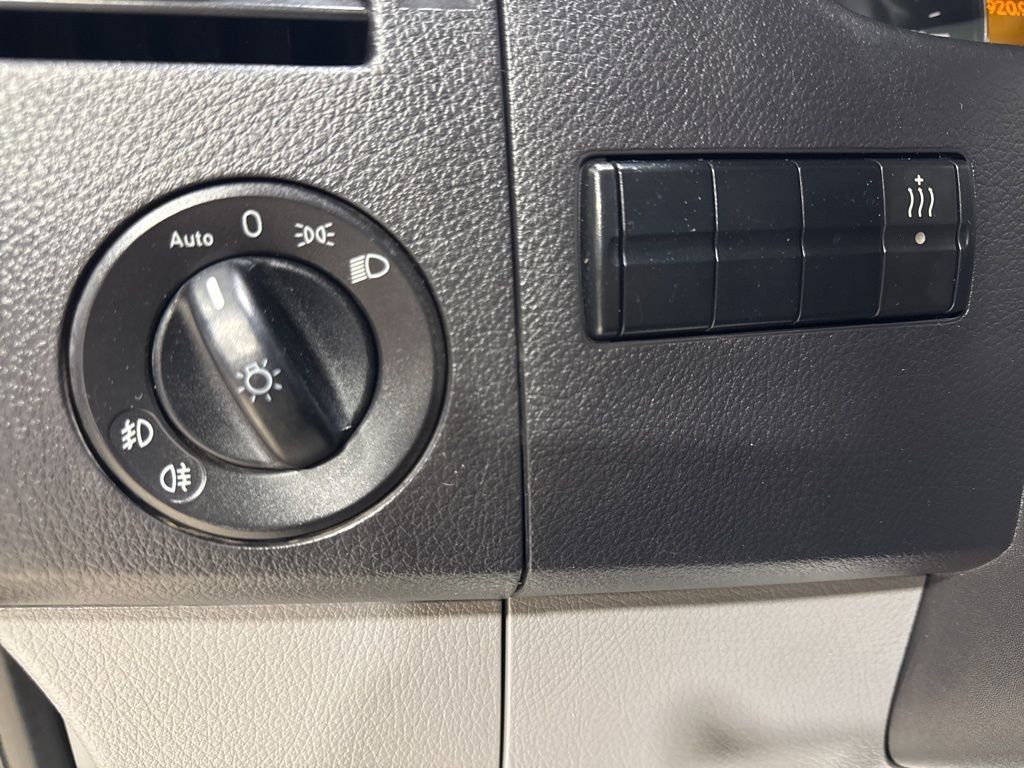 2015 Mercedes-Benz Sprinter 2500 Passenger 144 WB - 22975717 - 12