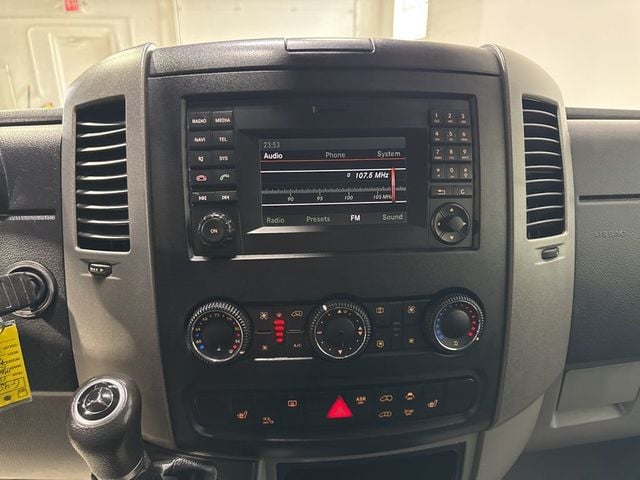 2015 Mercedes-Benz Sprinter 2500 Passenger 144 WB - 22975717 - 17