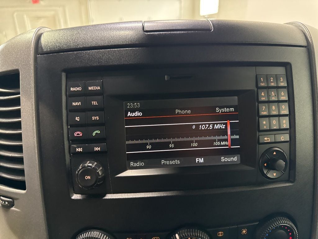 2015 Mercedes-Benz Sprinter 2500 Passenger 144 WB - 22975717 - 18