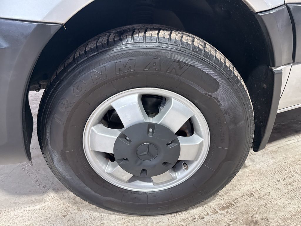 2015 Mercedes-Benz Sprinter 2500 Passenger 144 WB - 22975717 - 1