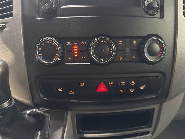 2015 Mercedes-Benz Sprinter 2500 Passenger 144 WB - 22975717 - 19