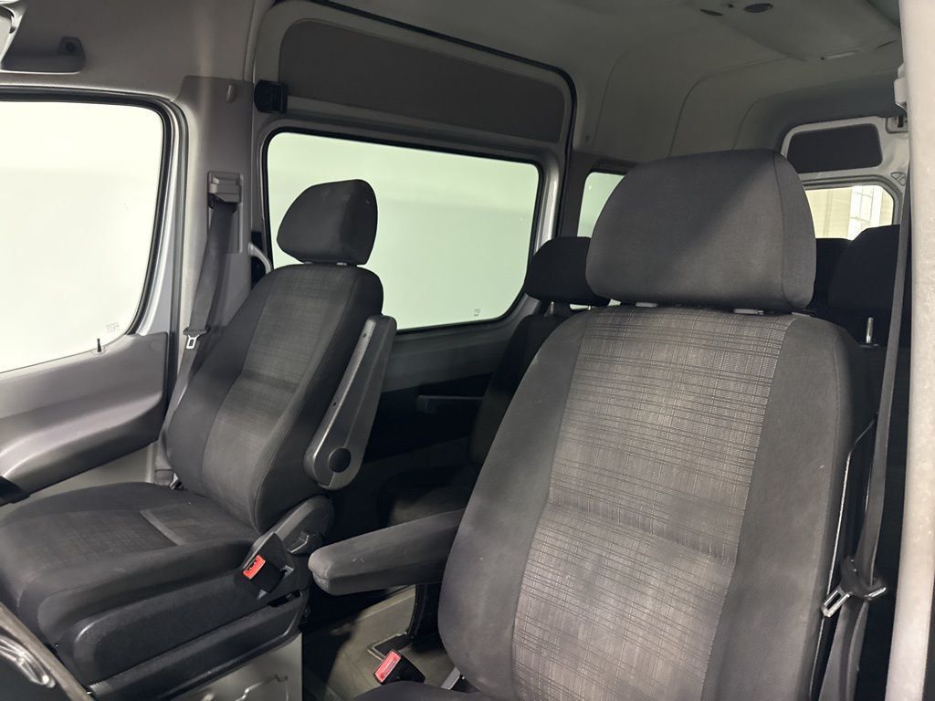 2015 Mercedes-Benz Sprinter 2500 Passenger 144 WB - 22975717 - 22