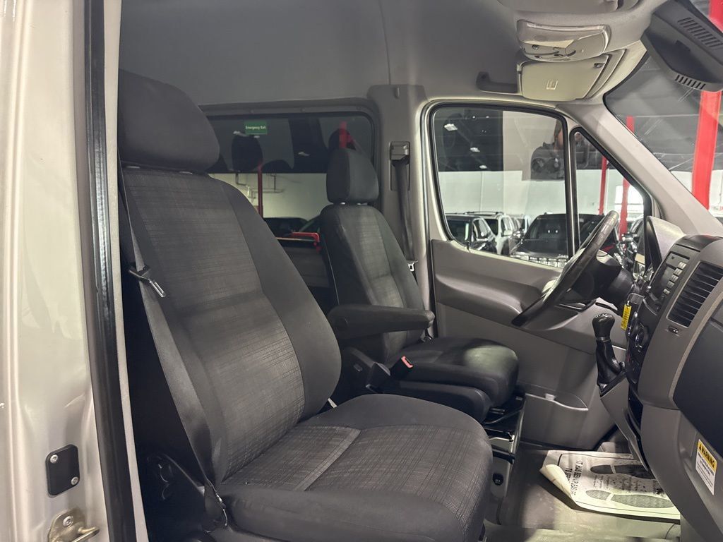 2015 Mercedes-Benz Sprinter 2500 Passenger 144 WB - 22975717 - 38