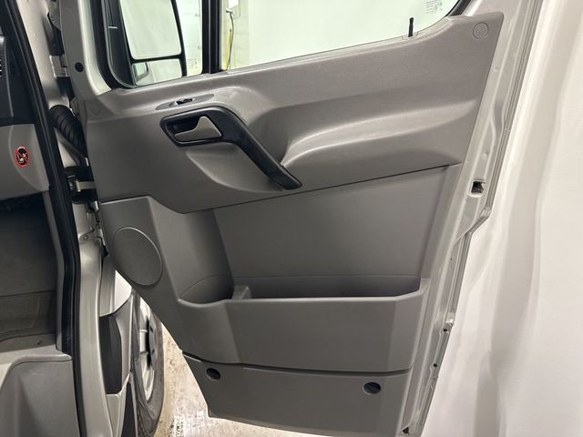 2015 Mercedes-Benz Sprinter 2500 Passenger 144 WB - 22975717 - 39