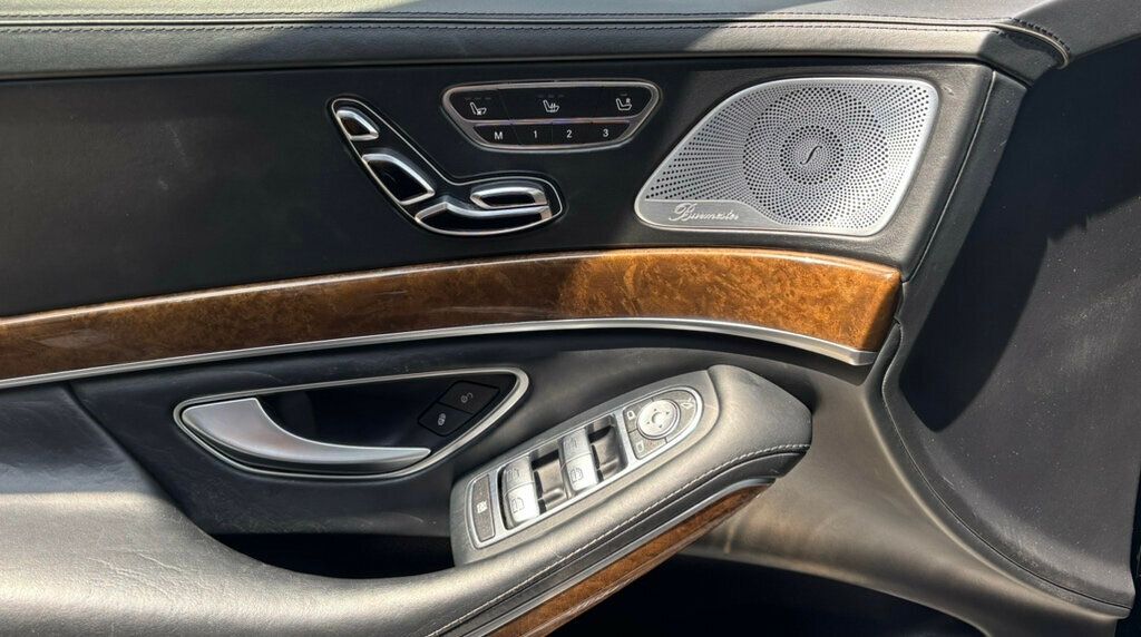 2015 Mercedes Benz S 550 4MATIC photo 16