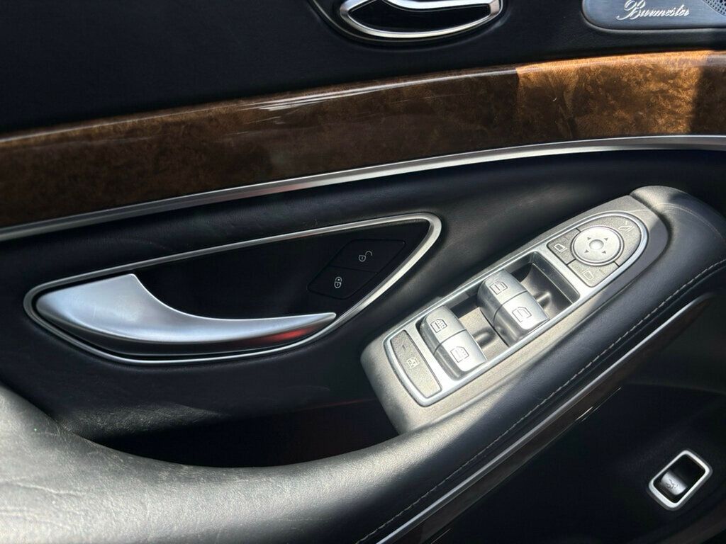 2015 Mercedes Benz S 550 4MATIC photo 17