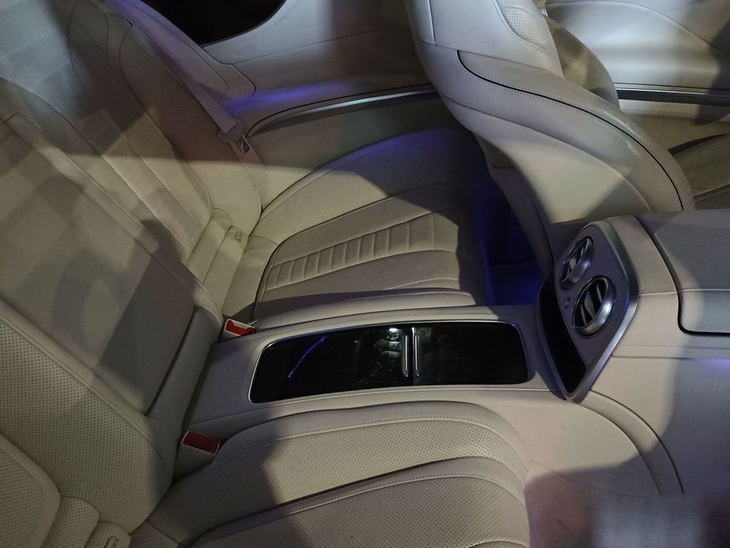 2015 Mercedes-Benz S-Class 2dr Coupe S 550 4MATIC Clean Carfax - 23016987 - 32