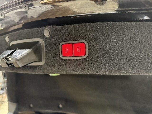 2015 Mercedes-Benz S-Class 4dr Sedan S 550 4MATIC - 22962379 - 32