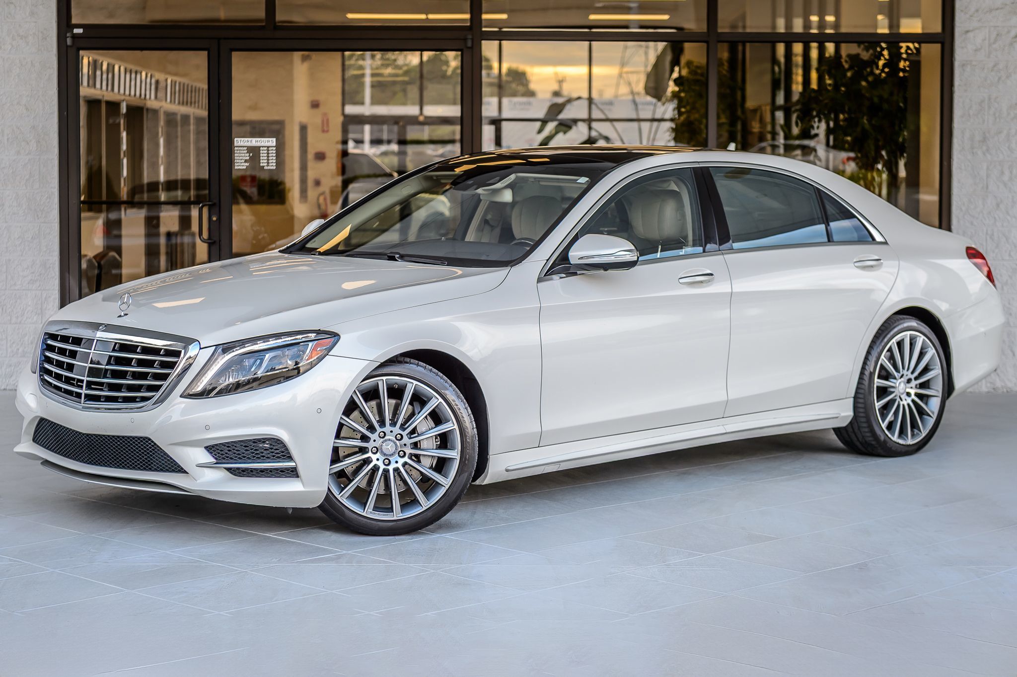 2015 Mercedes Benz S 550 AMG photo 2