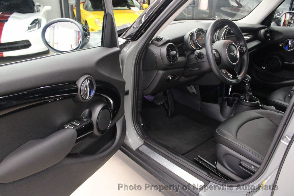 2015 Mini Cooper Hardtop 4 Door photo 16