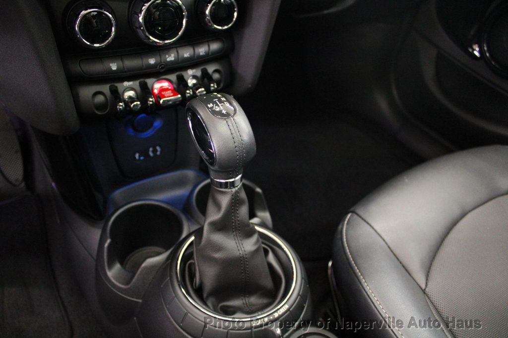 2015 Mini Cooper Hardtop 4 Door photo 32