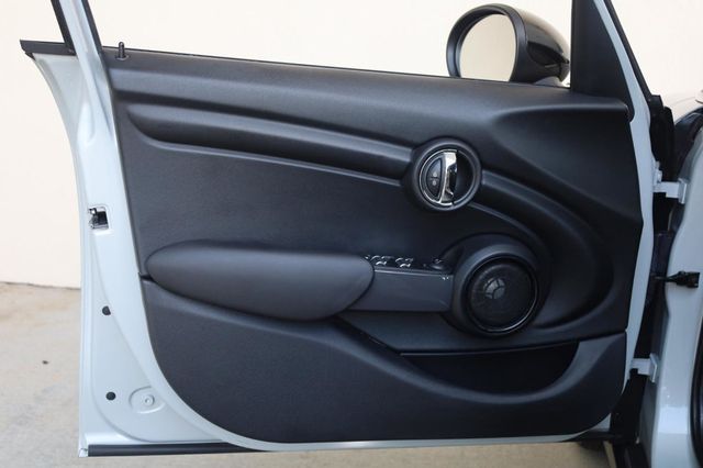 2015 MINI Cooper Hardtop 4 Door Base - 23049421 - 11