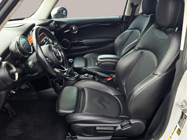 2015 MINI Cooper S Hardtop 2 Door 6-SPD MANUAL, HEATED FRONT SEATS, BLACK GRILLE, APPROACH LIGHTS - 23000353 - 4