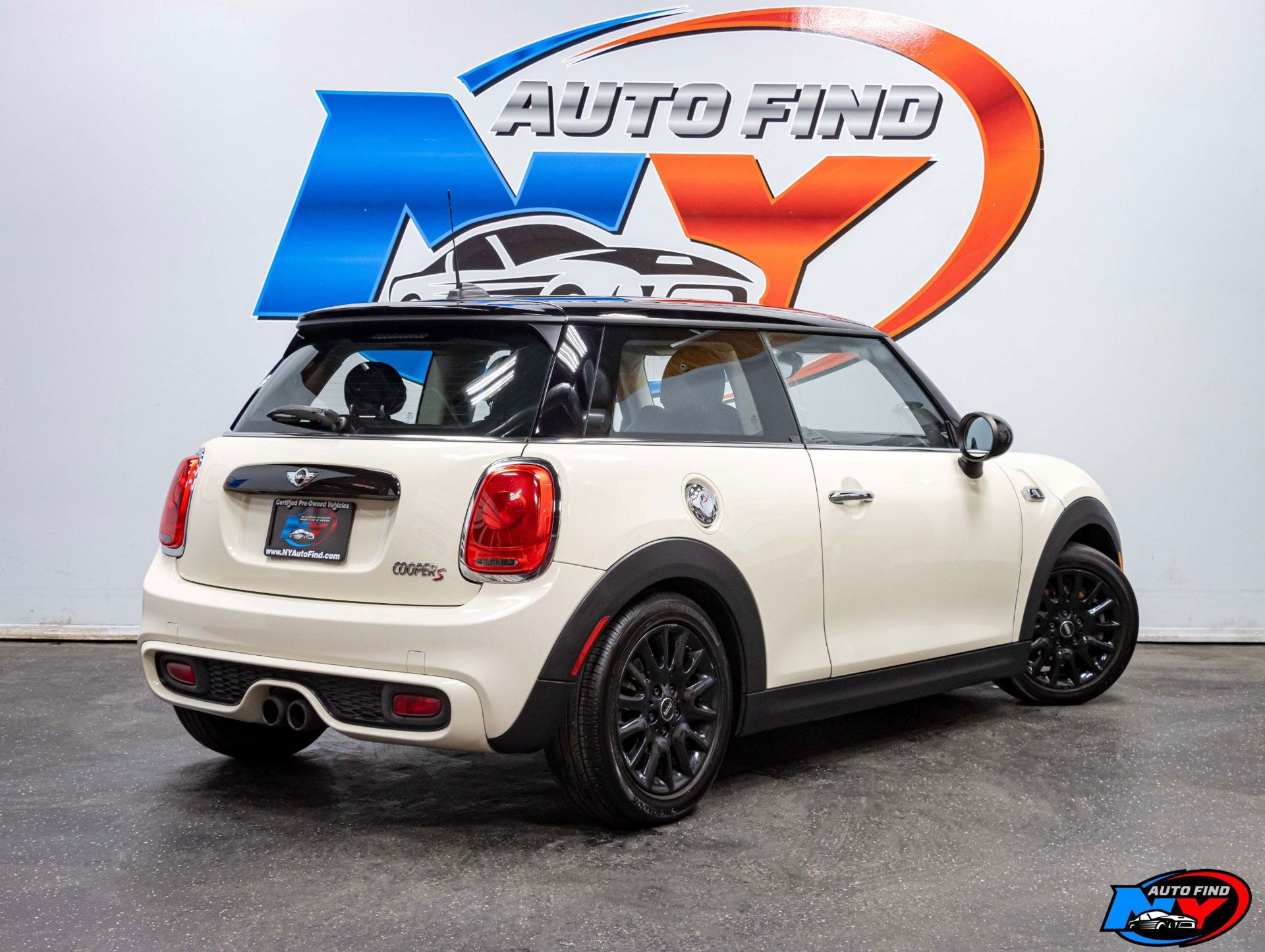 2015 Mini Cooper S Hardtop 2 Door photo 2