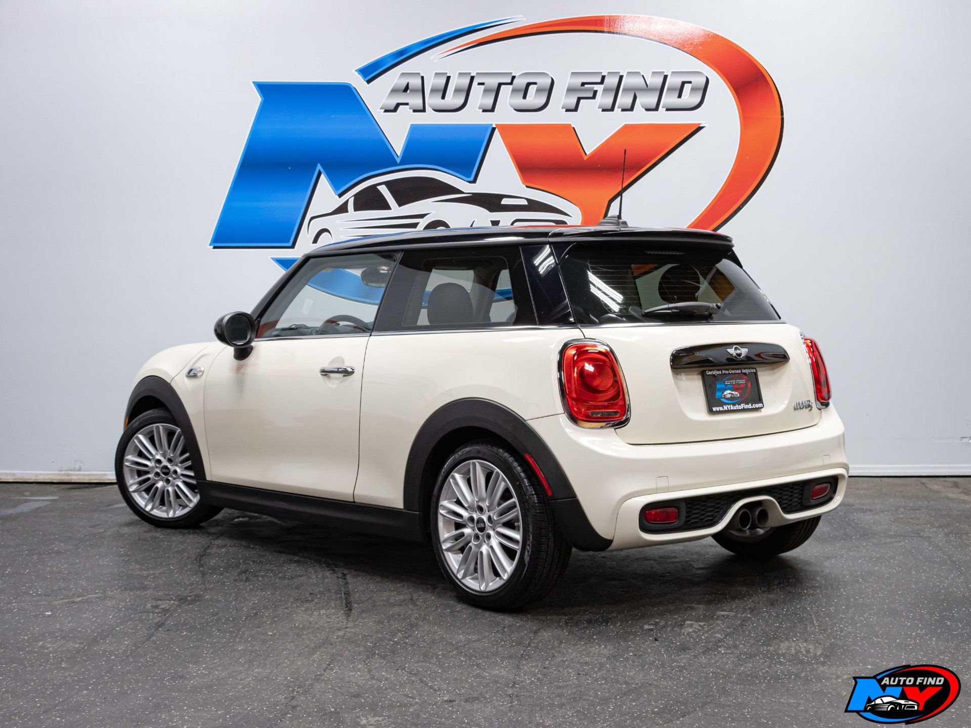 2015 Mini Cooper S Hardtop 2 Door photo 2