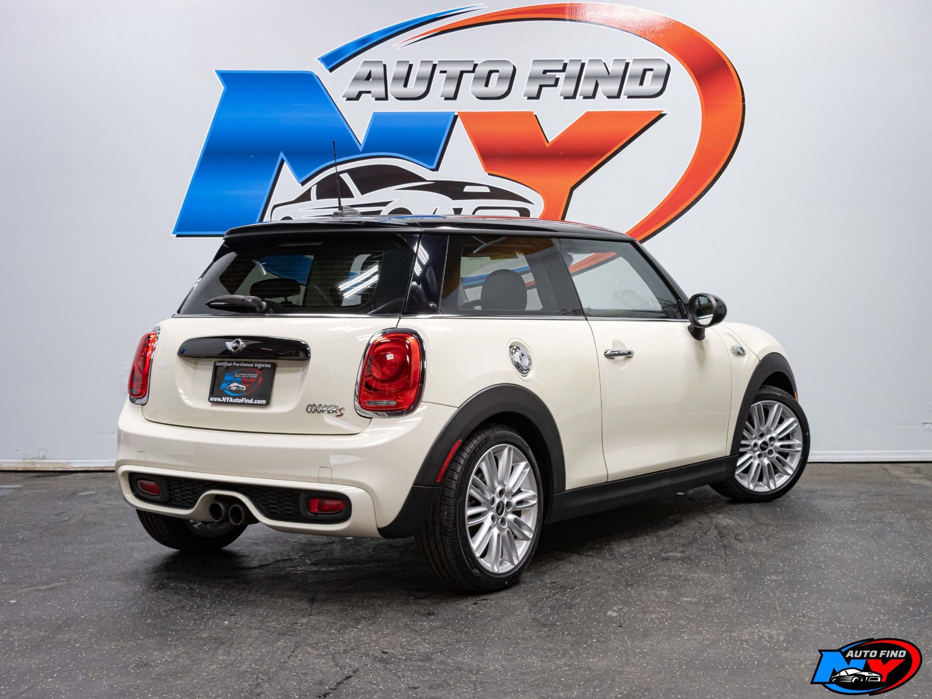 2015 Mini Cooper S Hardtop 2 Door photo 3