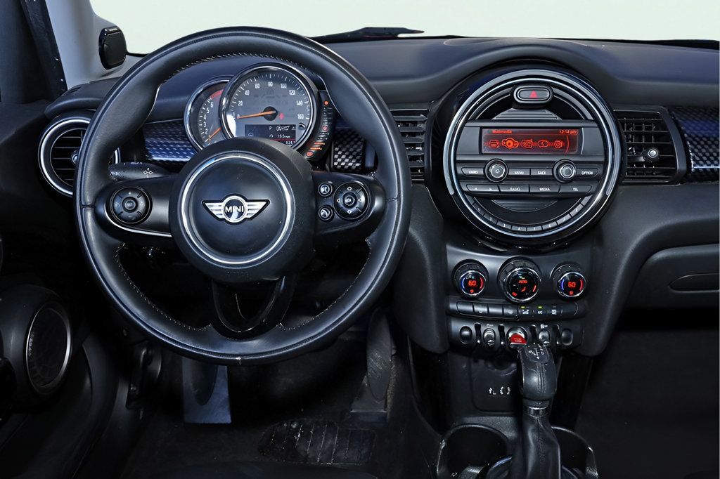 2015 Mini Cooper S Hardtop 4 Door photo 17