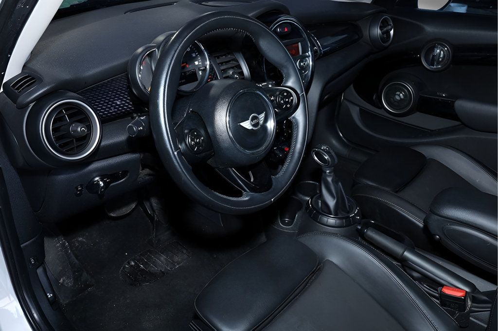 2015 Mini Cooper S Hardtop 4 Door photo 18