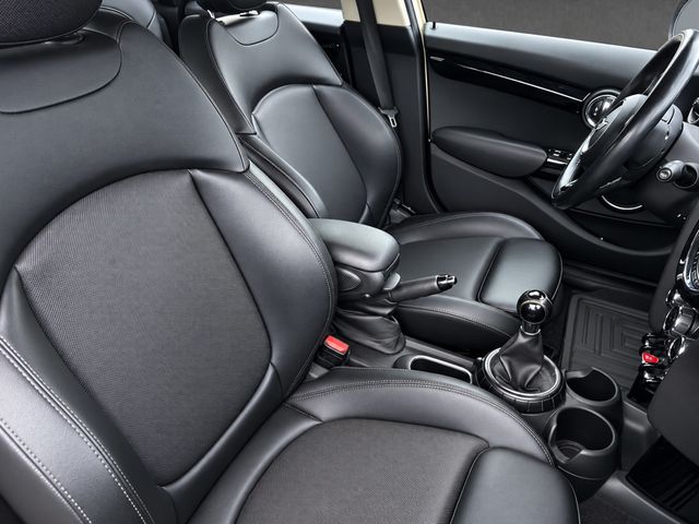 2015 MINI Cooper S Hardtop 4 Door CLEAN CARFAX, 6-SPD MANUAL, PAN SUNROOF, HEATED SEATS, PREMIUM - 23067260 - 4
