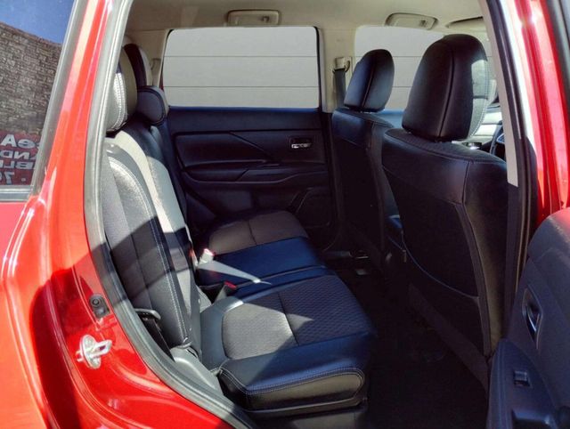 2015 Mitsubishi Outlander 2WD 4dr SE - 22934572 - 19