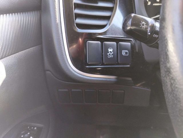 2015 Mitsubishi Outlander 2WD 4dr SE - 22934572 - 26