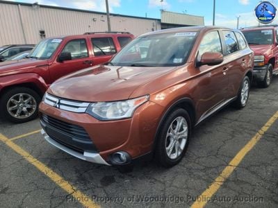 2015 Mitsubishi Outlander - JA4AZ3A35FZ012325