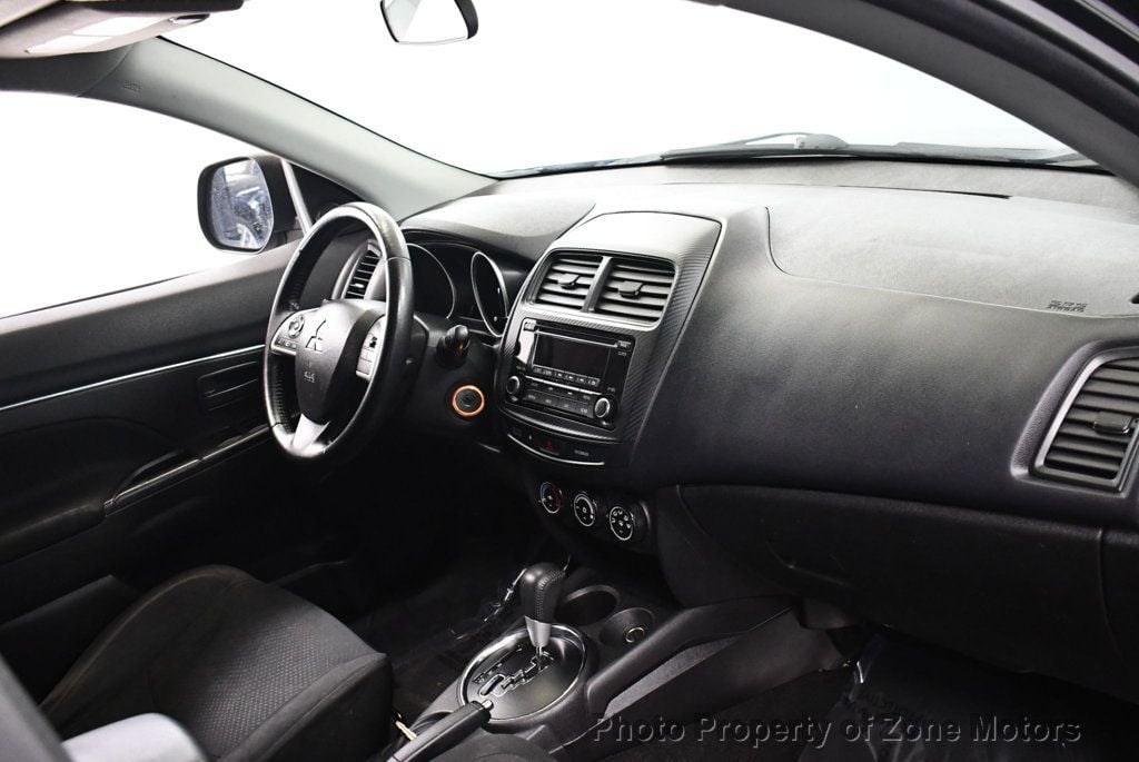 2015 Mitsubishi Outlander Sport ES photo 10