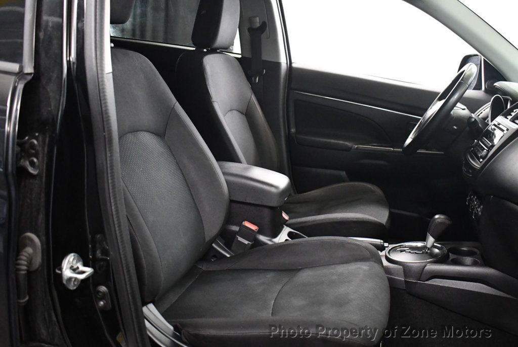 2015 Mitsubishi Outlander Sport ES photo 11