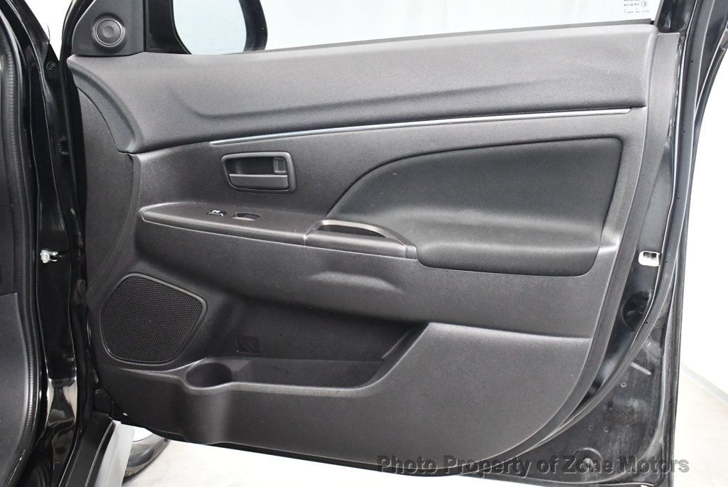 2015 Mitsubishi Outlander Sport ES photo 13