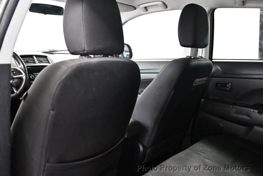 2015 Mitsubishi Outlander Sport ES photo 18