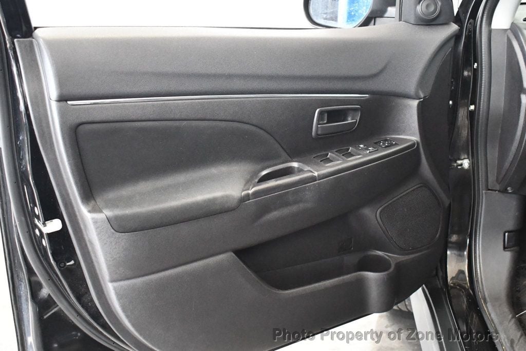 2015 Mitsubishi Outlander Sport ES photo 7