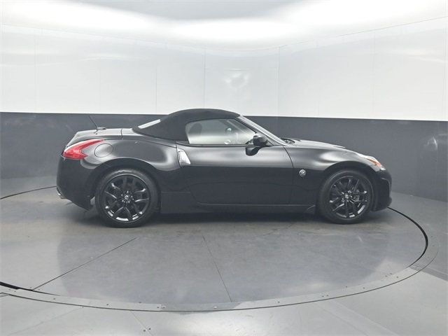 2015 Nissan 370Z 2dr Roadster Automatic - 22959106 - 29