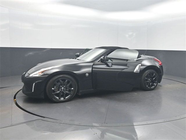 2015 Nissan 370Z 2dr Roadster Automatic - 22959106 - 32