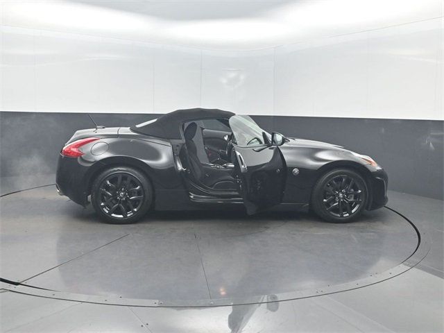 2015 Nissan 370Z 2dr Roadster Automatic - 22959106 - 33