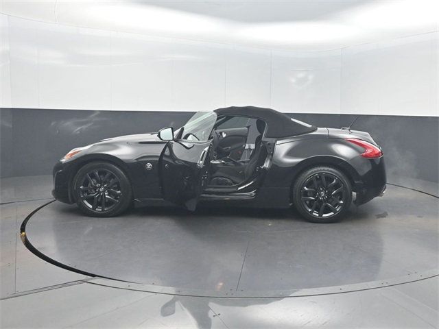 2015 Nissan 370Z 2dr Roadster Automatic - 22959106 - 35