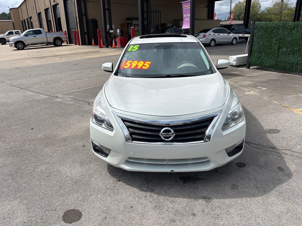 2015 Nissan Altima 2.5 SV photo 2