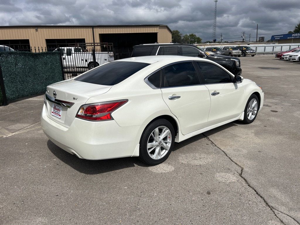 2015 Nissan Altima 2.5 SV photo 4