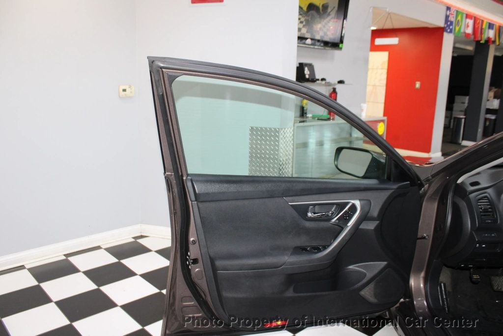 2015 Nissan Altima 4dr Sedan I4 2.5 SV - 22884143 - 6
